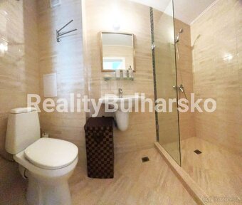 studio (1+kk) o výměře 37 m² s balkonem s výhledem na bazén - 8