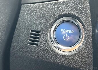 Toyota Auris 1.8i HYBRID AUTOMAT TEMPOMAT automat 73 kw - 8