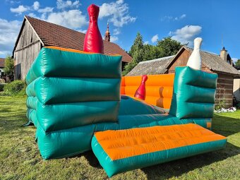 Skákací nafukovací hrad velký, vel. cca: 6m x 5m - 8