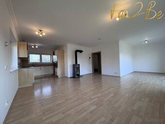 Pronajmu krásný mezonet 4kk v RD s garáží a zahradou - Běcho - 8