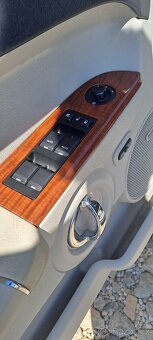 Jeep Commander 3.0 CRD 160kW LIMITED 7-MÍST - 8