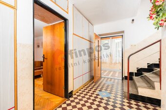 Rodinný dům 225 m2 s dílnou 99 m2 , se zahradou - stavebním - 8