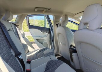 Volvo V40 D2 Drive-E Momentum - 8