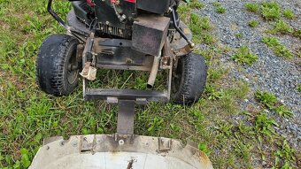 Prodám zahradní traktor Viking - 8