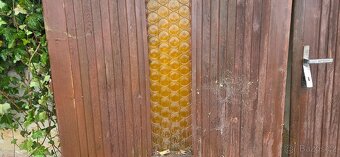 Stará dvoukřídla vrata do garáže z masivu - 8