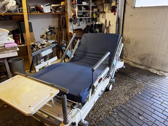 Polohovací elektrická postel pro seniory - 8