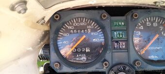 Suzuki DR 650 - 8