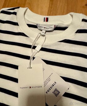 Nové dámské tričko Tommy Hilfiger vel. XS - 8