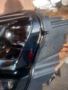 Škoda Karoq přední světlomet - 8