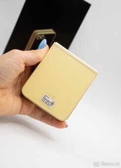 SAMSUNG GALAXY ZFLIP6 - 8