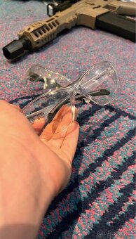 dvě hračky pistole s přibližně 170 000 náboji - 8