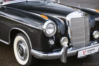 Mercedes-Benz 220S Coupé - 8