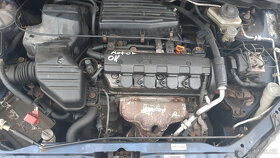 Honda Civic V-TEC 2003 - díly z vozu - 8