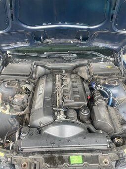 BMW E39 525i - 8