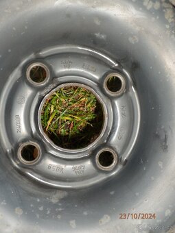 4xObutá zimní sada kol na ŠKODA CITIGO BARUM 165/70 R14 - 8