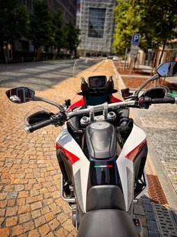 Multistrada V4S FULL SPORT - 1. maj. - doplňky 180tis. - 8