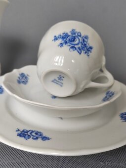 Sada starožitného porcelánů: trio Bavaria a váza Kaiser - 8