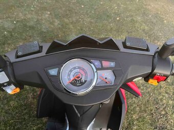 Skútr Maxon Matador 125 - 8