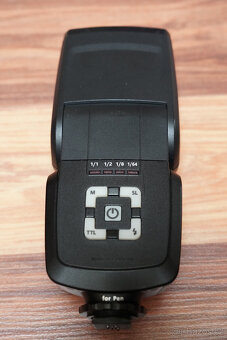 Prodám objektivy a blesk pro Pentax - 8