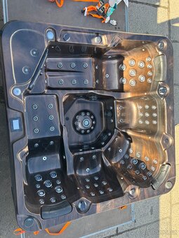USA Vírivka 93 trysek, 2xlehatko, pro 5 osob,3xmasazni motor - 8
