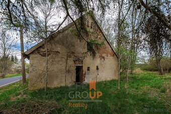 Prodej pozemku 5511 m2 s budovou 176 m2 - Nová Ves - Louka - 8