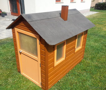 Dřevěný domek pro děti - 8