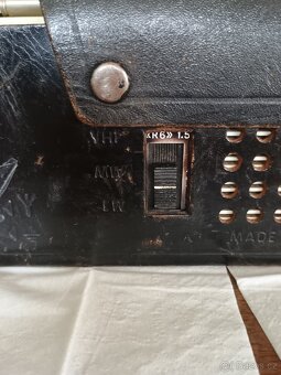 Staré rádio RIGA s pouzdrem - 8