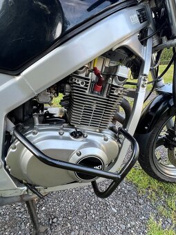 Suzuki GS 500 - 8