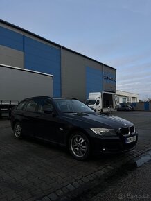 BMW 318D 2011 - 8