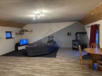 Činžovní dům v obci Besednice - 8