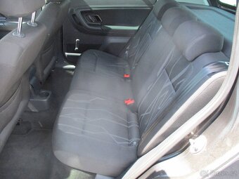 Škoda Fabia 1,2TSI 63kW GLX Klima DPH 2015 - 8