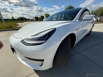 Tesla model 3 - 8