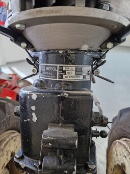 Malotraktor VARI s příslušenstvím - 8
