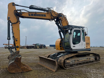 Pásové rýpadlo LIEBHERR R 924 COMPACT LITRONIC,ROK 2013 - 8