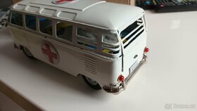 Bandai japan toy Volkswagen transporter t1 ambulance - 8