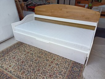 Prodám hezkou postel s výsuvným lůžkem za masivu 90 x 200 cm - 8