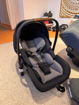 Komplet vajíčko autosedačka a platforma - 8
