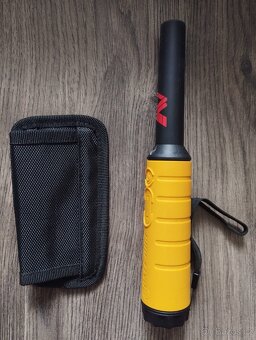 Detektor kovů Minelab Equinox 800, dohledávačka a bag - 8