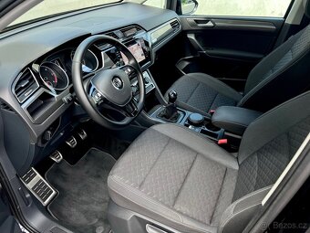 VW Touran 1.6 TDI, r.v. 2018 – perfektní stav, 7 míst - 8
