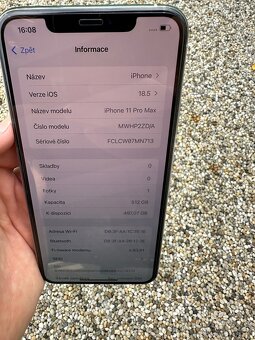 iPhone 11 pro max 512GB - baterie 100% - 8