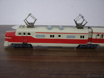 MÄRKLIN ST 800 rychlíkový vlak třívozový červenobéžový origi - 8