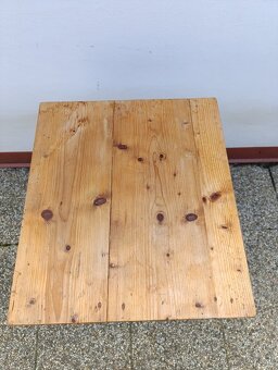 Rustikální stolek, noční, starožitný nábytek z masívu - 8