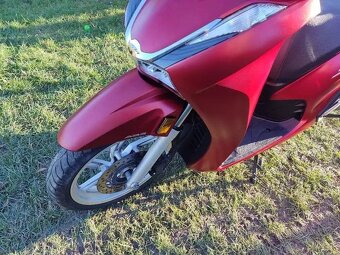 Honda SH 350 i ABS, TC (2021) kufr, CZ doklady - 8