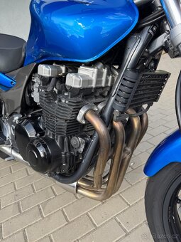 Kawasaki ZR-7, 2004 - 8