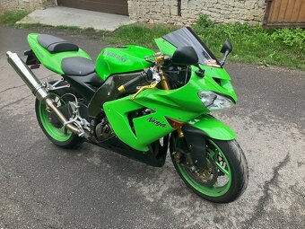 Kawasaki ZX10R - 8