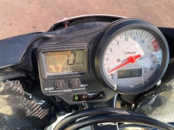 Yamaha R6 - 8