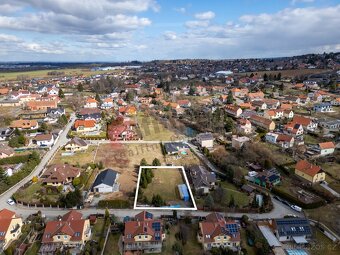 Prodej stavebního pozemku 1230 m2 v Dolních Jirčanech - 8