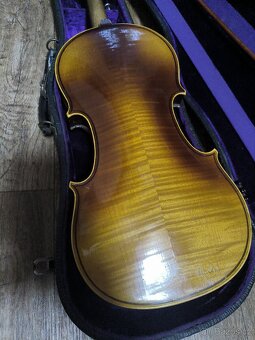 Antonius Stradivarius Cremonensis Faciebat Anno 1725 - 8