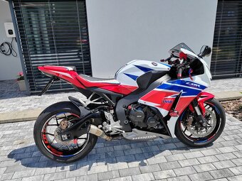 Honda cbr 1000 rr Fireblade - 8