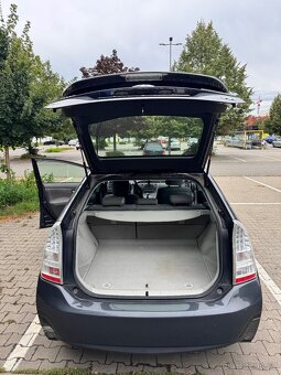 Toyota Prius 1.8 Hybrid - 8